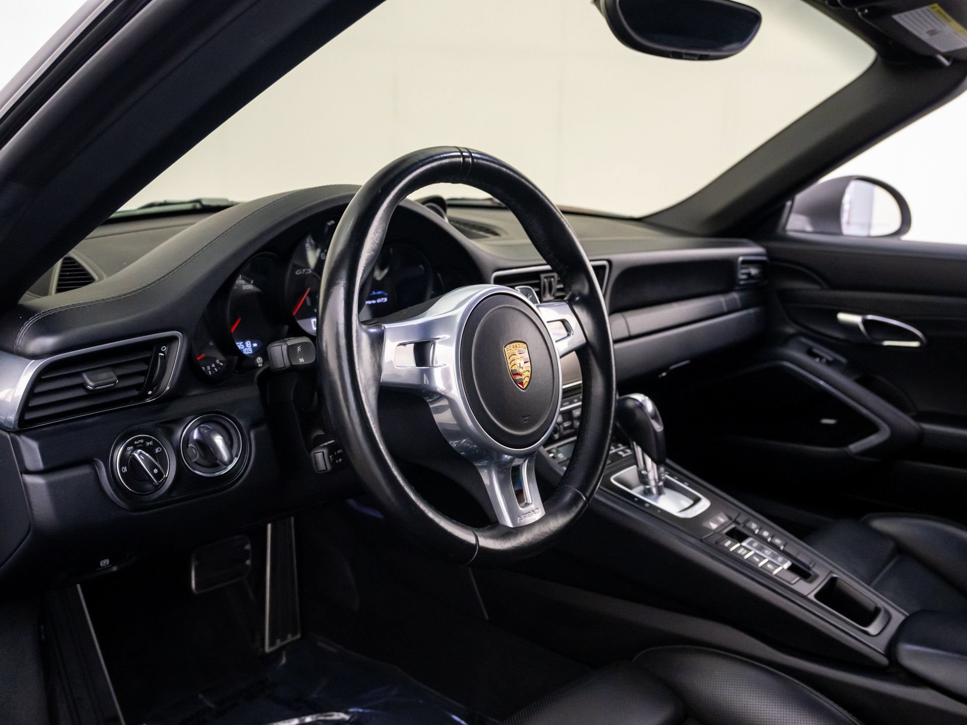 Used 2015 Porsche 911 Carrera GTS RWD image 4