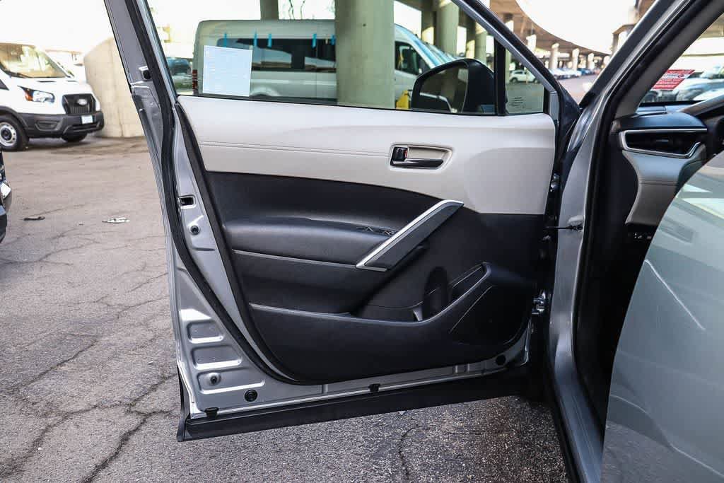 Used 2023 Toyota Corolla Cross L image 20