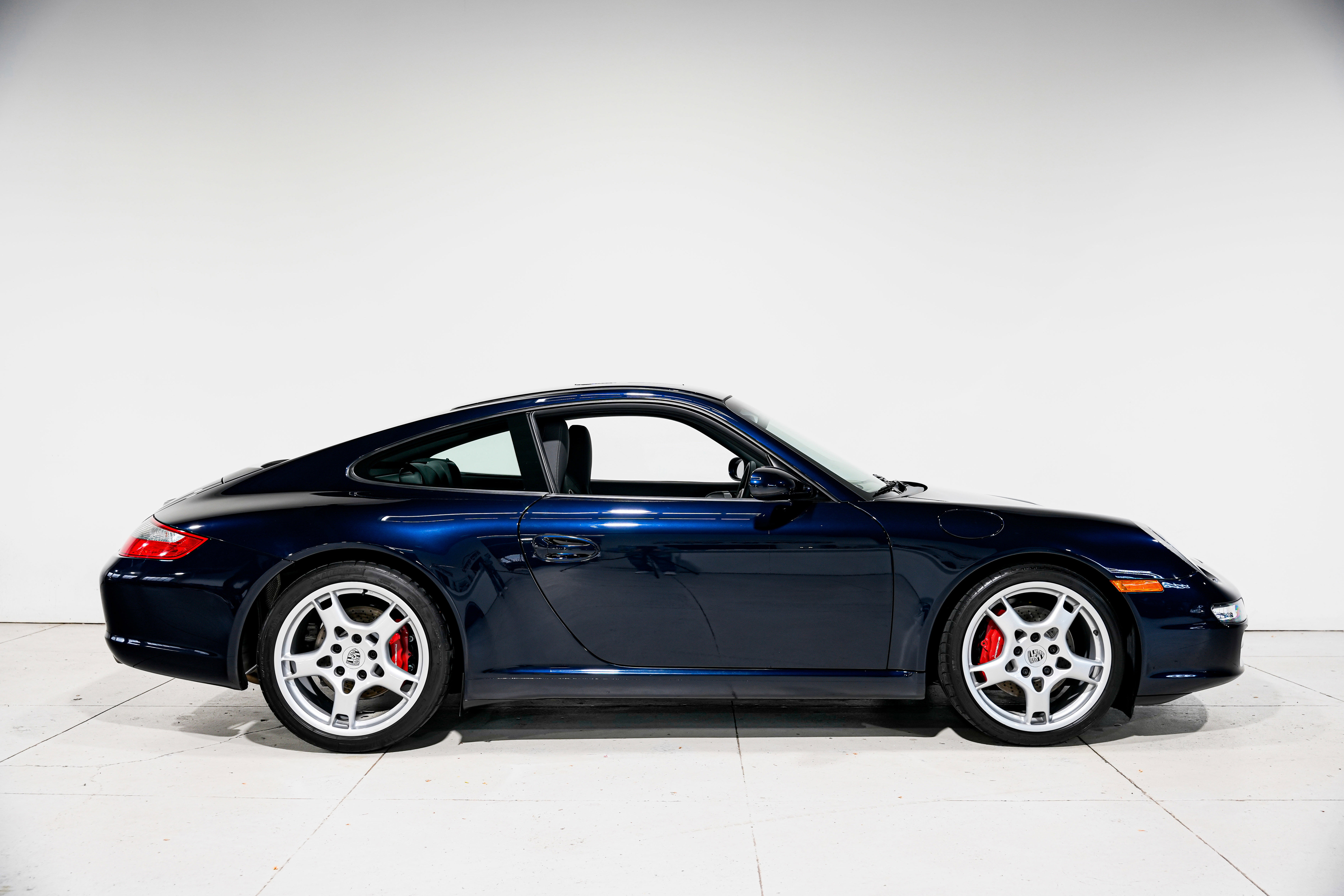 Used 2006 Porsche 911 Carrera S RWD image 2