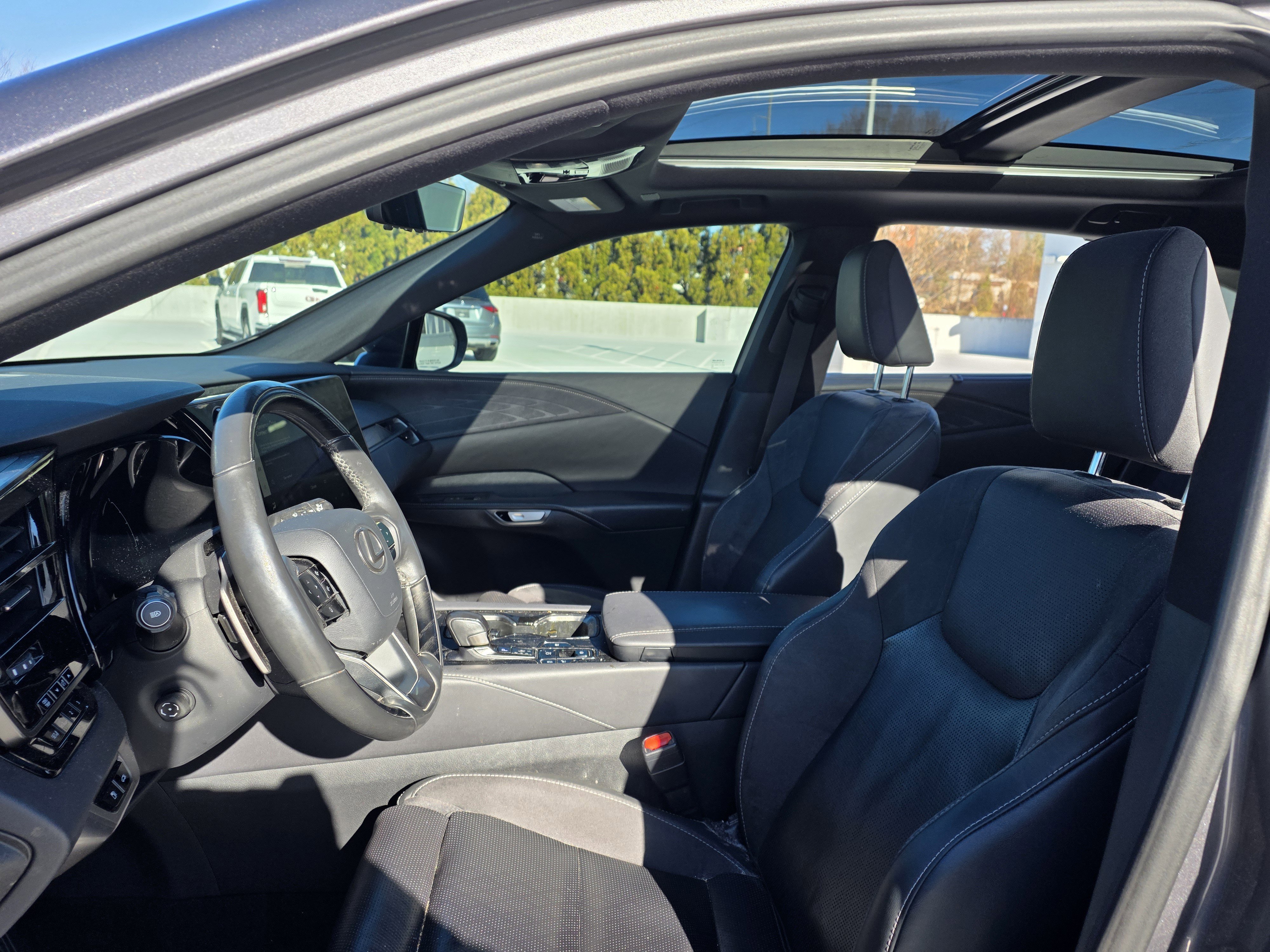 Used 2023 Lexus RX 350h RX 350h image 11