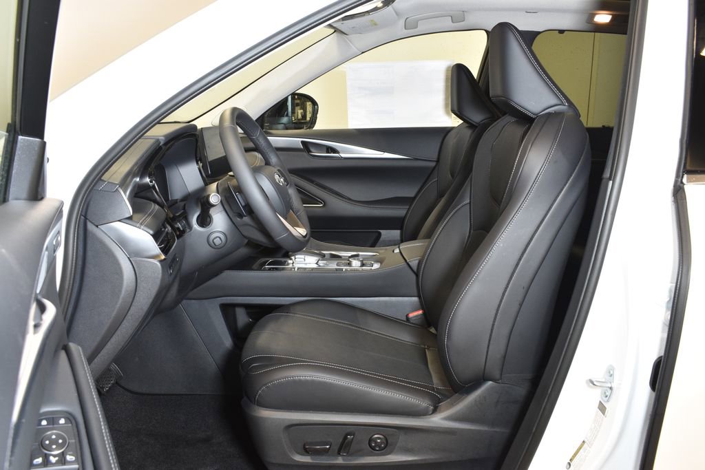 New 2026 INFINITI QX60 Luxe w/ Cargo Package image 11