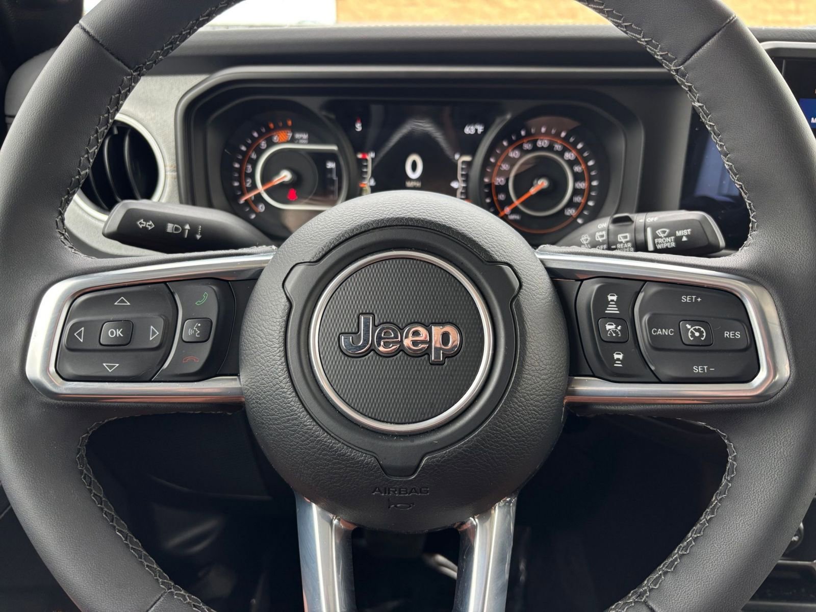 Used 2025 Jeep Wrangler Unlimited Sahara AWD/4WD image 29