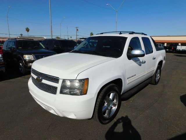Used 2011 Chevrolet Avalanche LS w/ Regional Value Package image 3