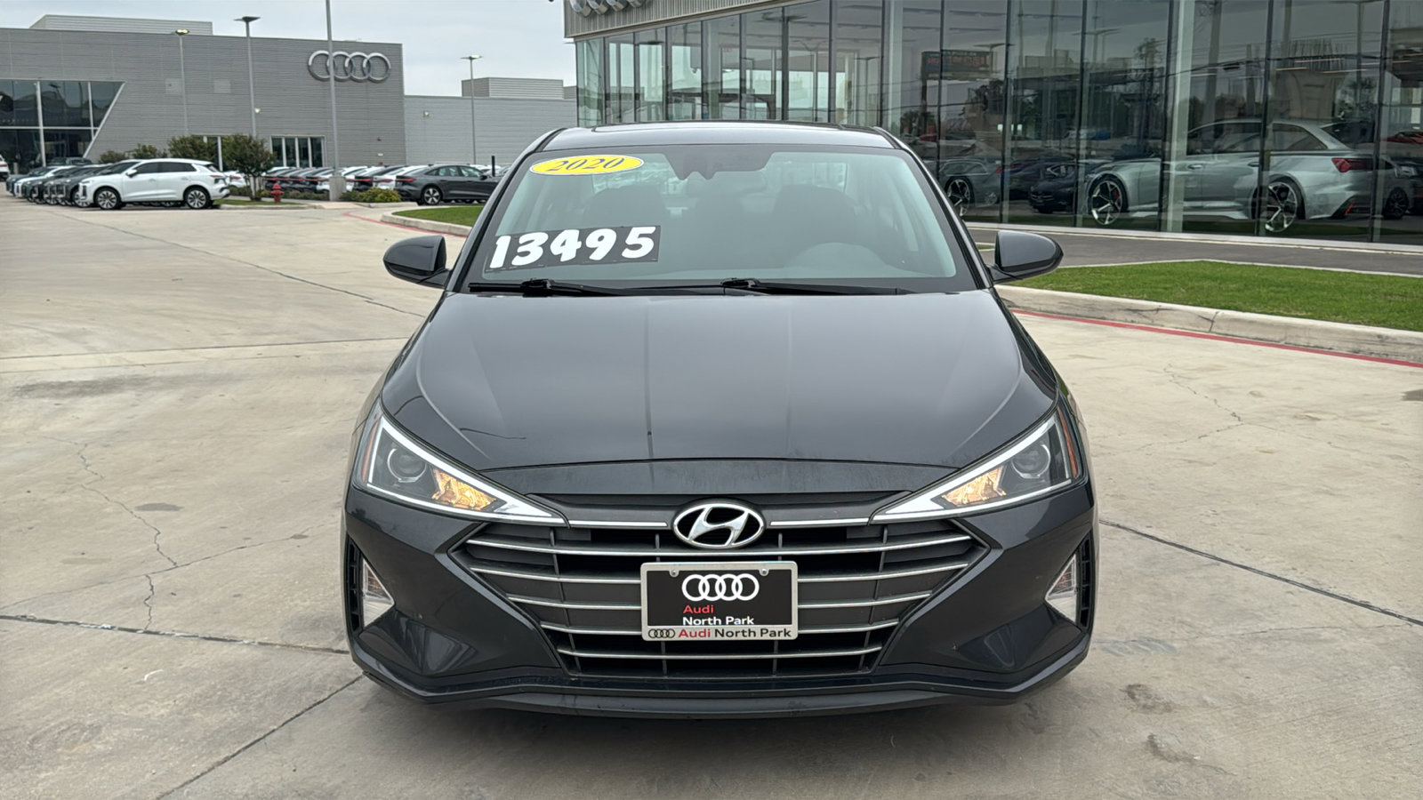 Used 2020 Hyundai Elantra Value Edition w/ Cargo Package (C1) FWD image 2