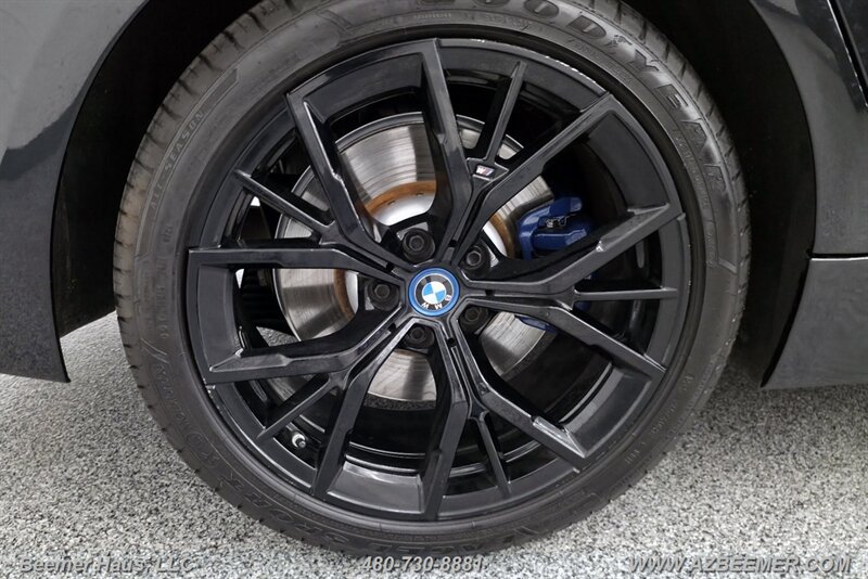Used 2023 BMW 530e w/ M Sport Package RWD image 39