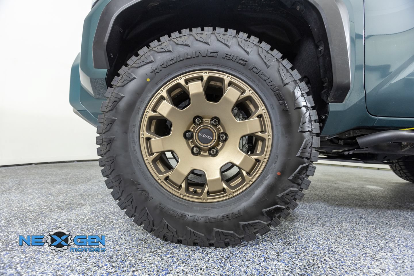Used 2025 Toyota 4Runner Trailhunter AWD/4WD image 44
