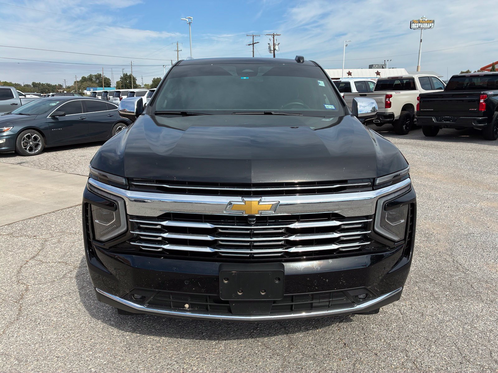 Used 2025 Chevrolet Suburban Premier AWD/4WD image 17