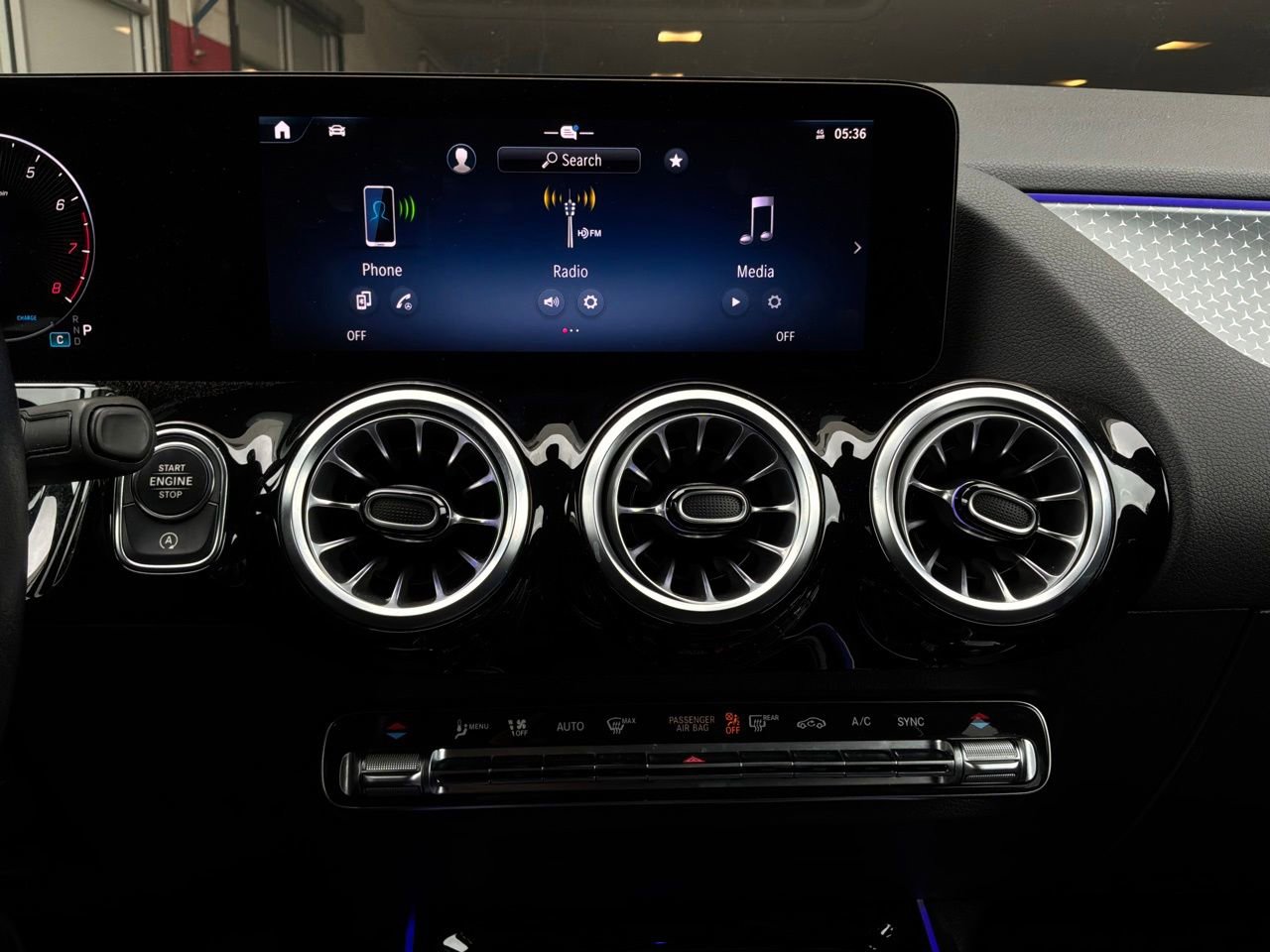 Used 2025 Mercedes-Benz GLA 250 image 29