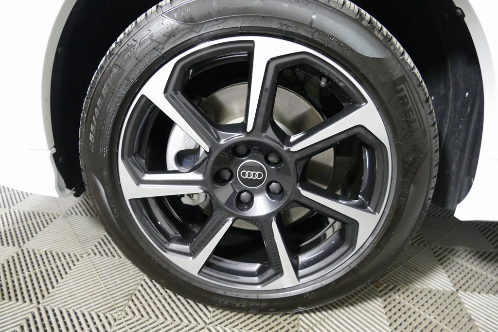 Certified 2025 Audi Q3 2.0T Premium Plus w/ Premium Plus Package image 9