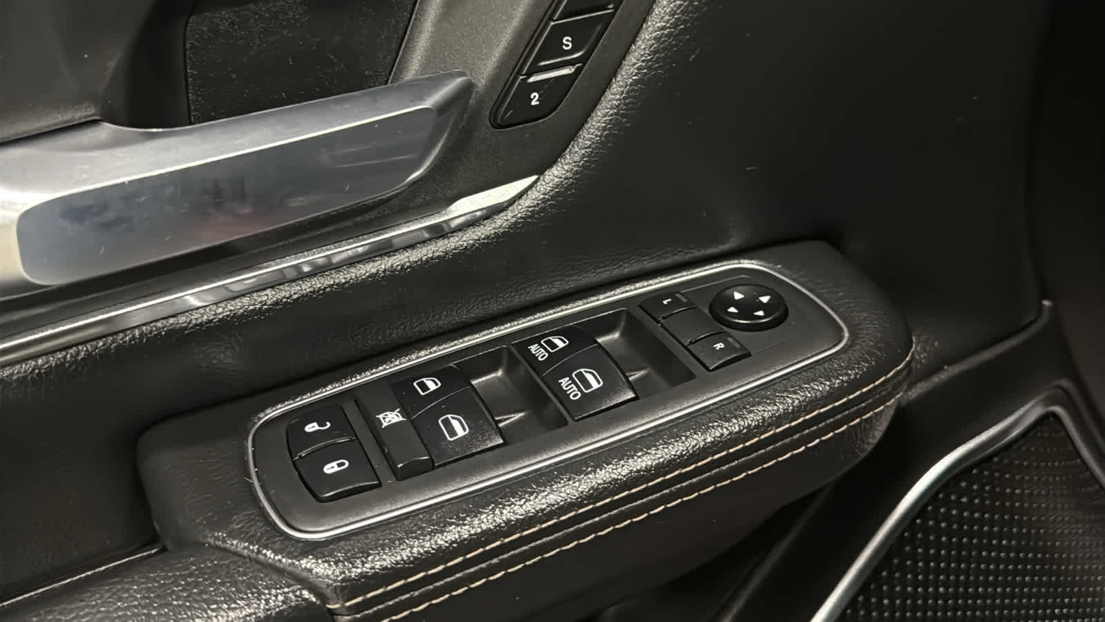 Used 2019 RAM 1500 Laramie AWD/4WD image 23