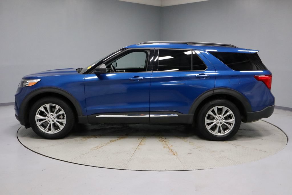 Used 2021 Ford Explorer XLT w/ Equipment Group 202A AWD/4WD image 8