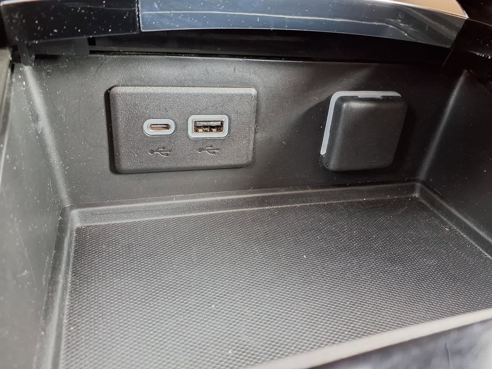 Used 2023 Buick Envision Essence image 8