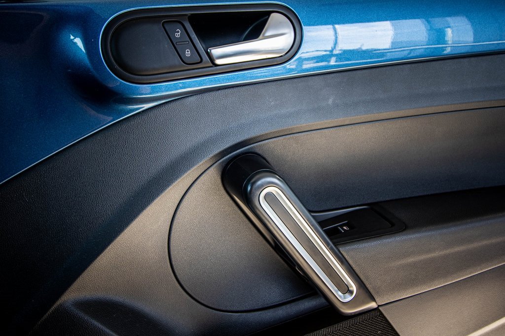 Used 2019 Volkswagen Beetle 2.0T SE image 35