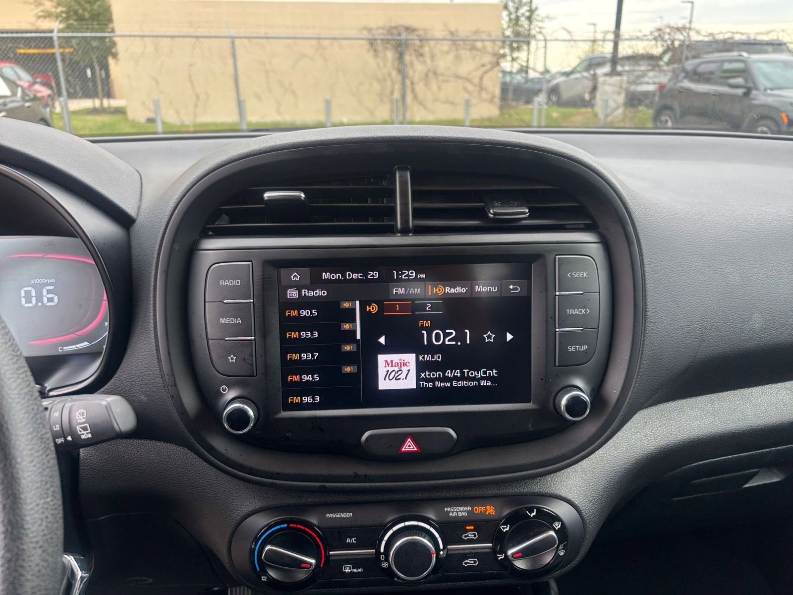 Used 2025 Kia Soul LX w/ LX Technology Package image 21