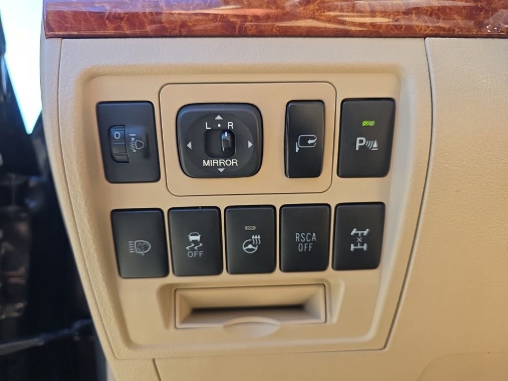 Used 2014 Toyota Land Cruiser image 28