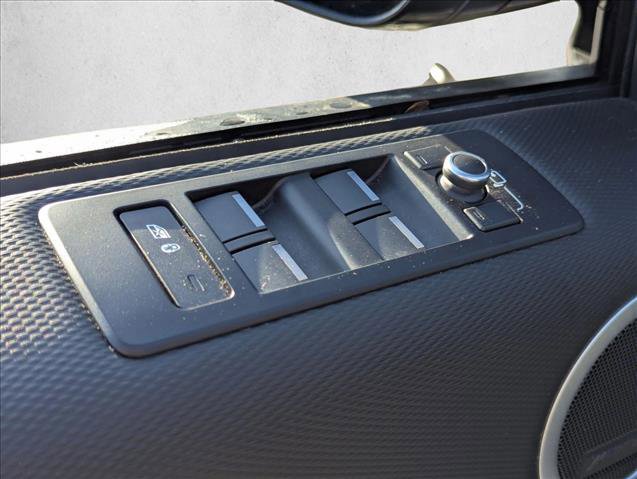 Used 2021 Land Rover Discovery S R-Dynamic image 9