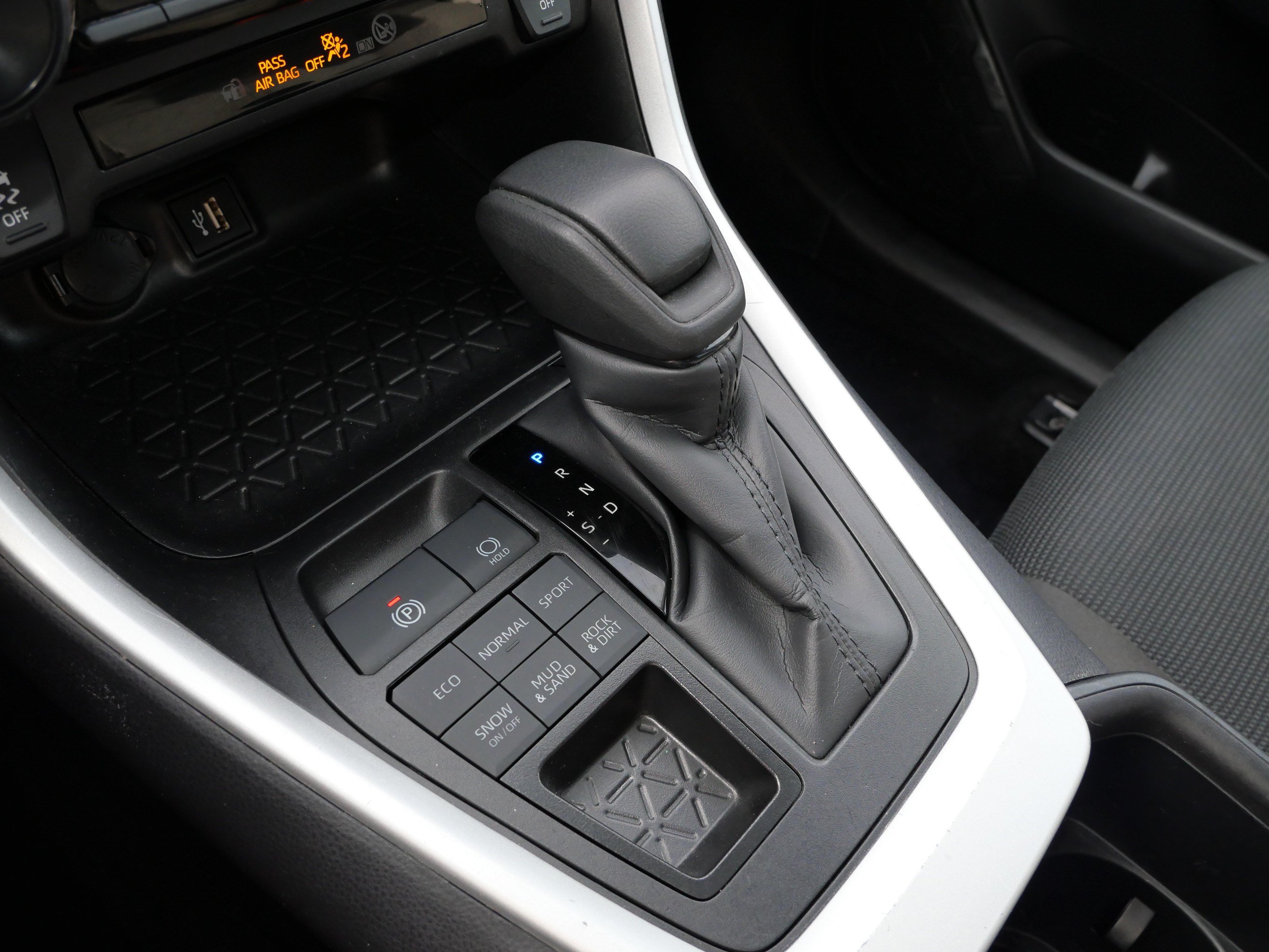 Certified 2025 Toyota RAV4 LE AWD/4WD image 24
