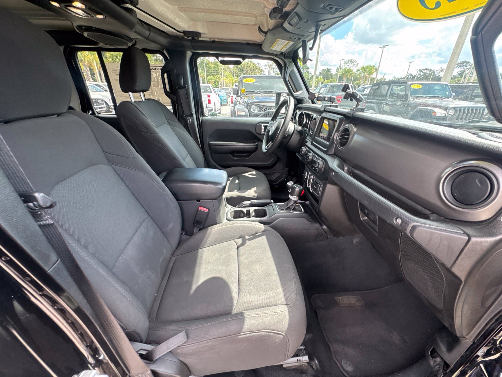 Used 2023 Jeep Gladiator Sport AWD/4WD image 16