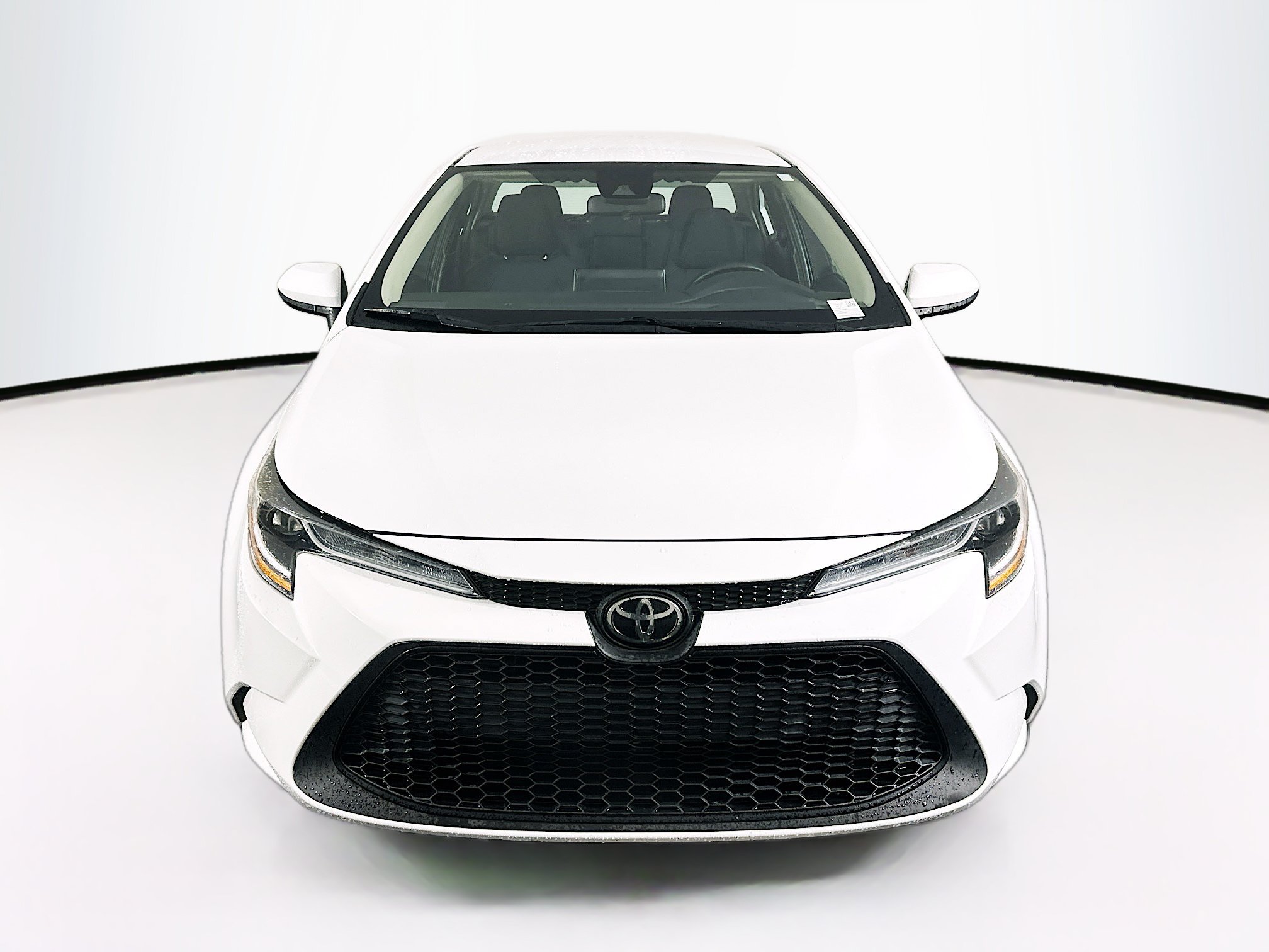 Used 2020 Toyota Corolla LE FWD image 2