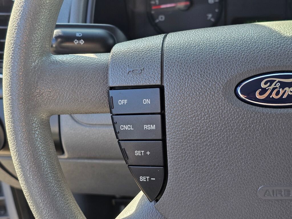 Used 2005 Ford Freestyle SE image 30