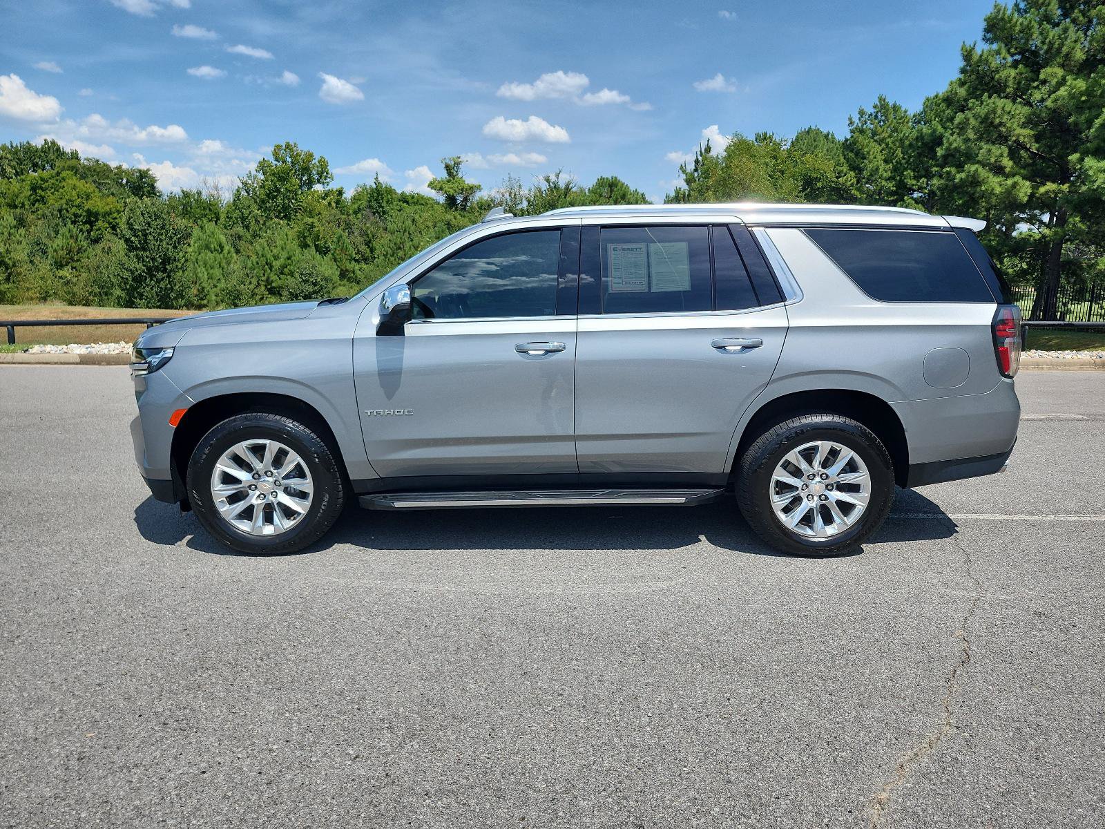 Used 2024 Chevrolet Tahoe Premier AWD/4WD image 2