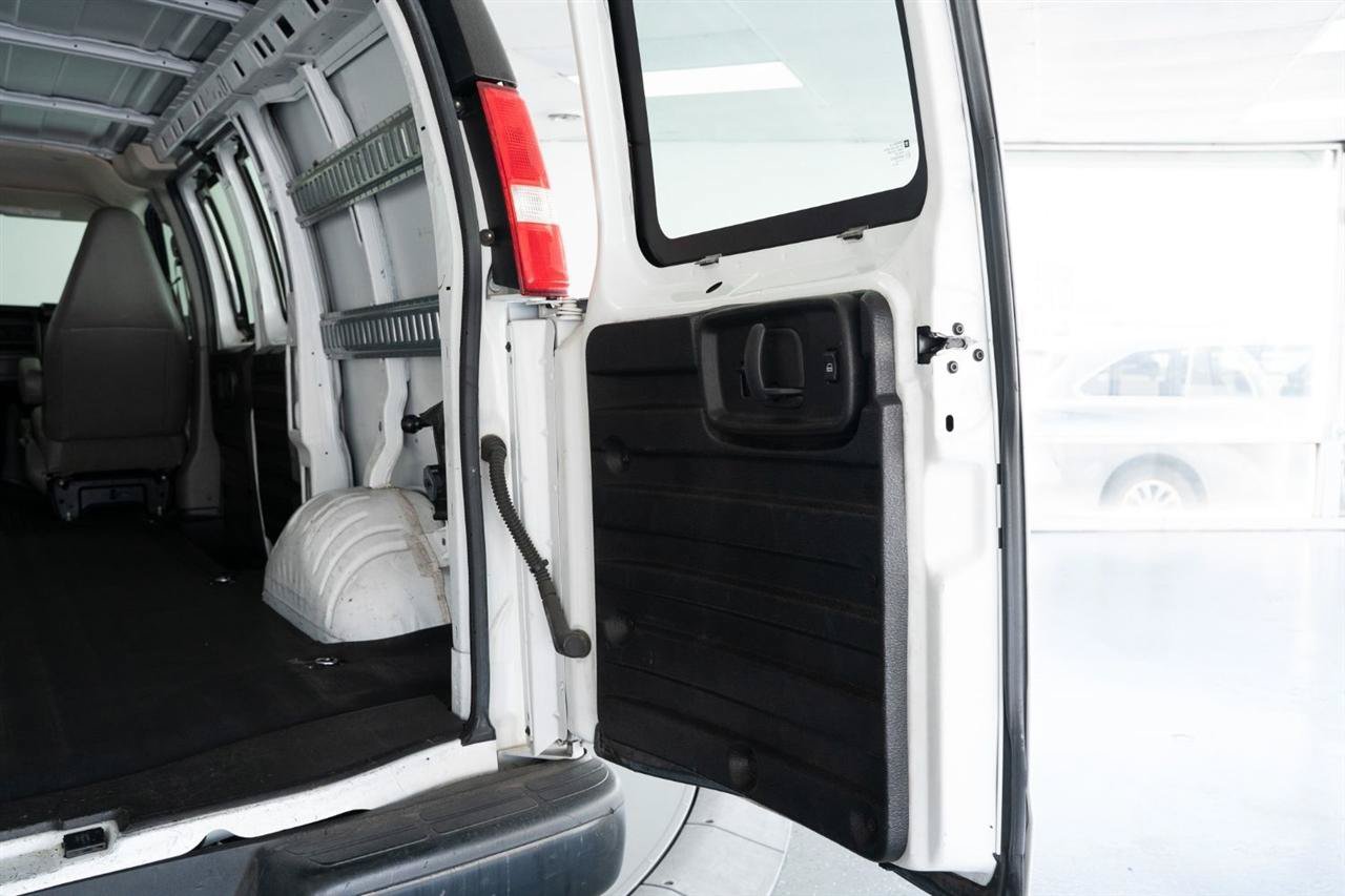 Used 2019 Chevrolet Express 2500 w/ Driver Convenience Package RWD image 10