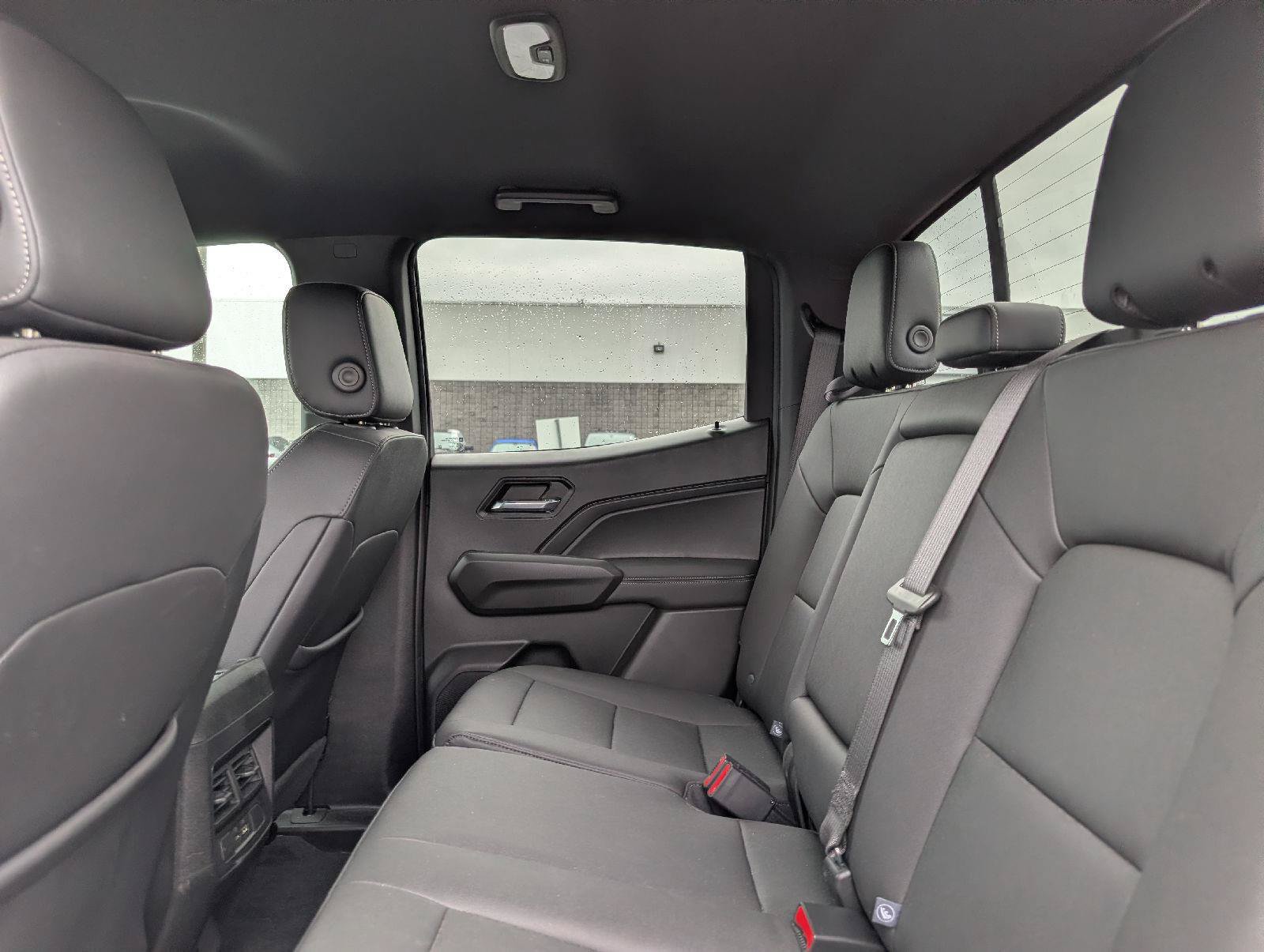 Used 2023 Chevrolet Colorado LT w/ LT Convenience Package III AWD/4WD image 10