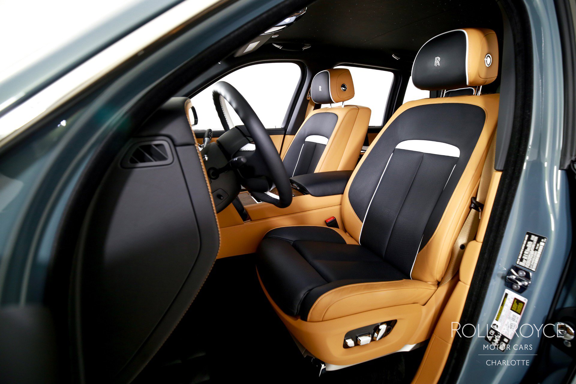 Certified 2025 Rolls-Royce Cullinan image 13