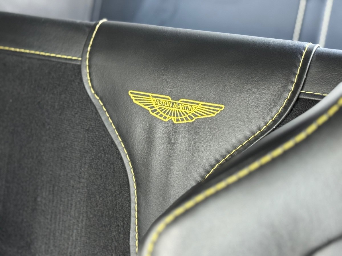 Used 2020 Aston Martin V8 Vantage Coupe RWD image 30