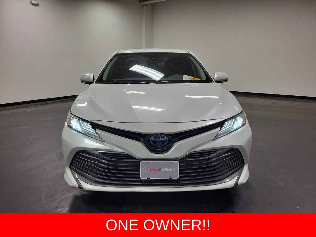 Used 2020 Toyota Camry XLE image 2