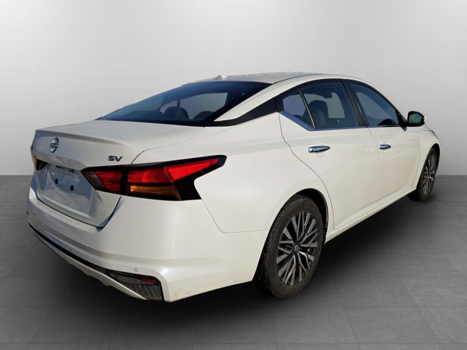 Used 2023 Nissan Altima 2.5 SV image 7