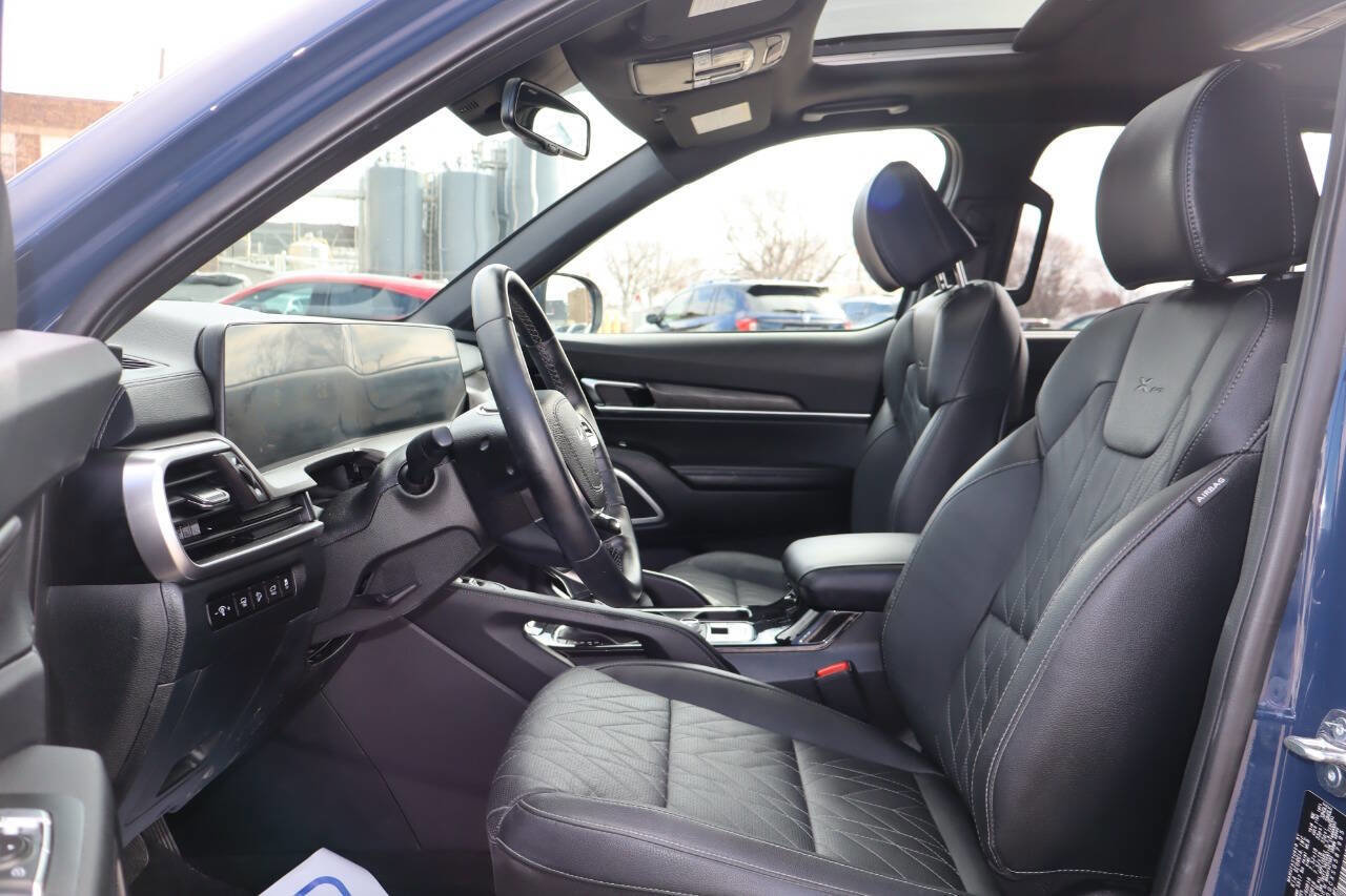 Used 2025 Kia Telluride AWD image 5