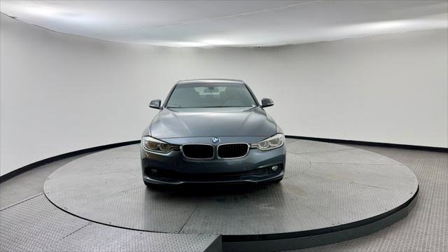 Used 2016 BMW 320i Sedan w/ Sport Package RWD image 12