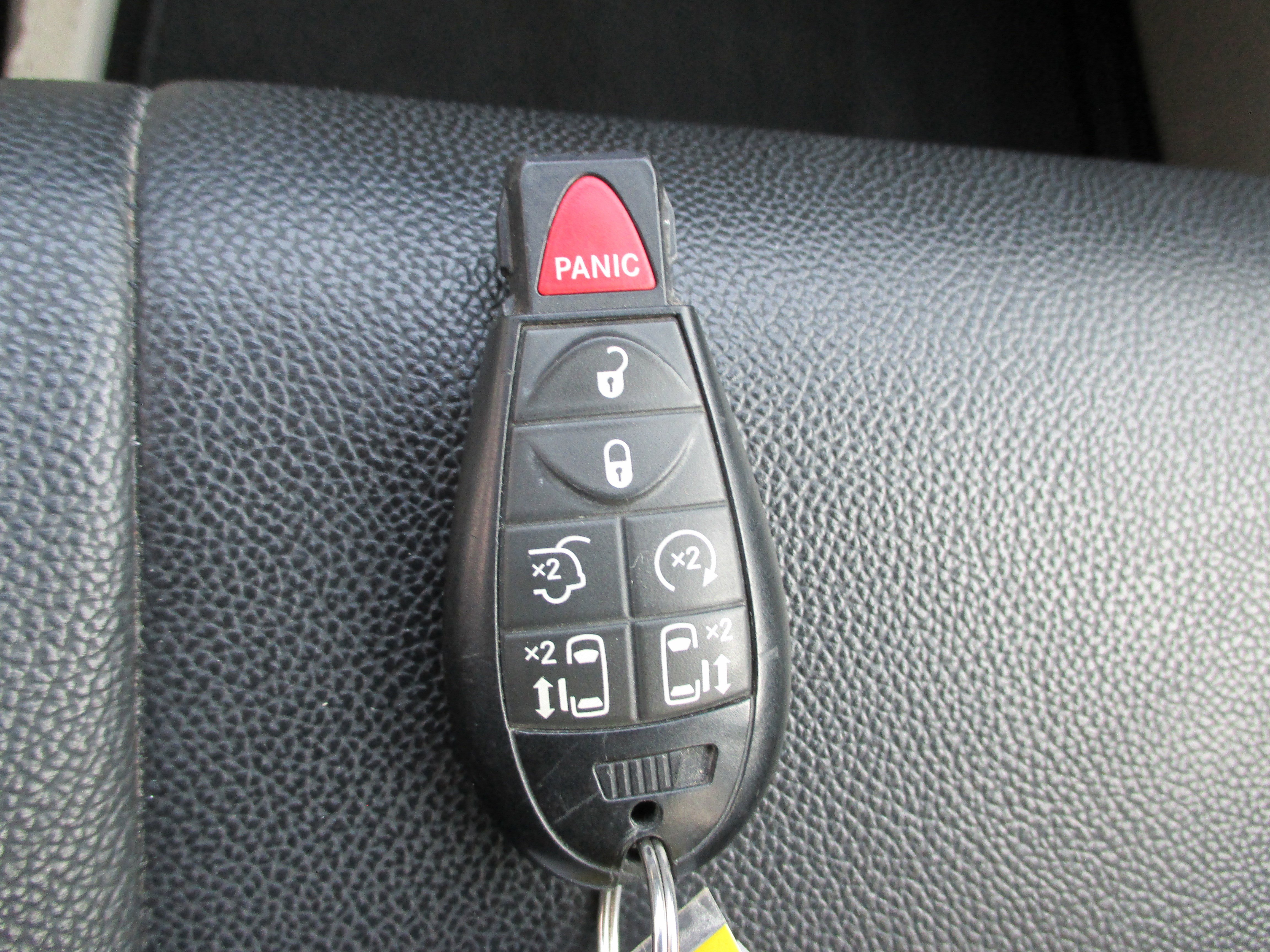 Used 2018 Dodge Grand Caravan SXT image 21