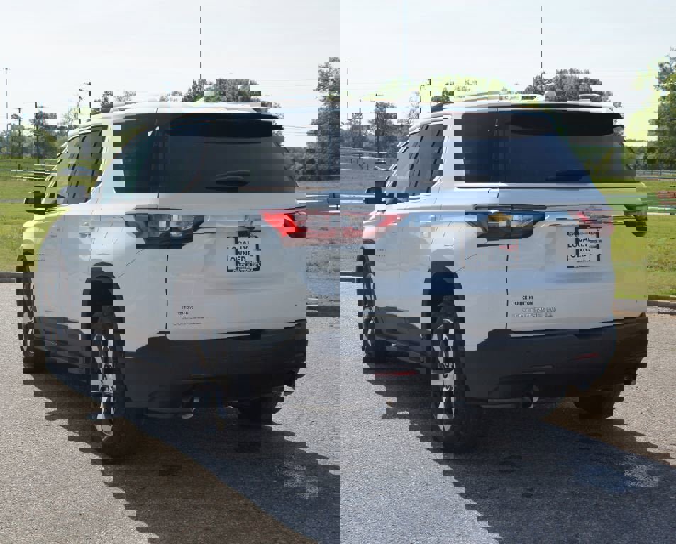 Used 2018 Chevrolet Traverse LT image 18