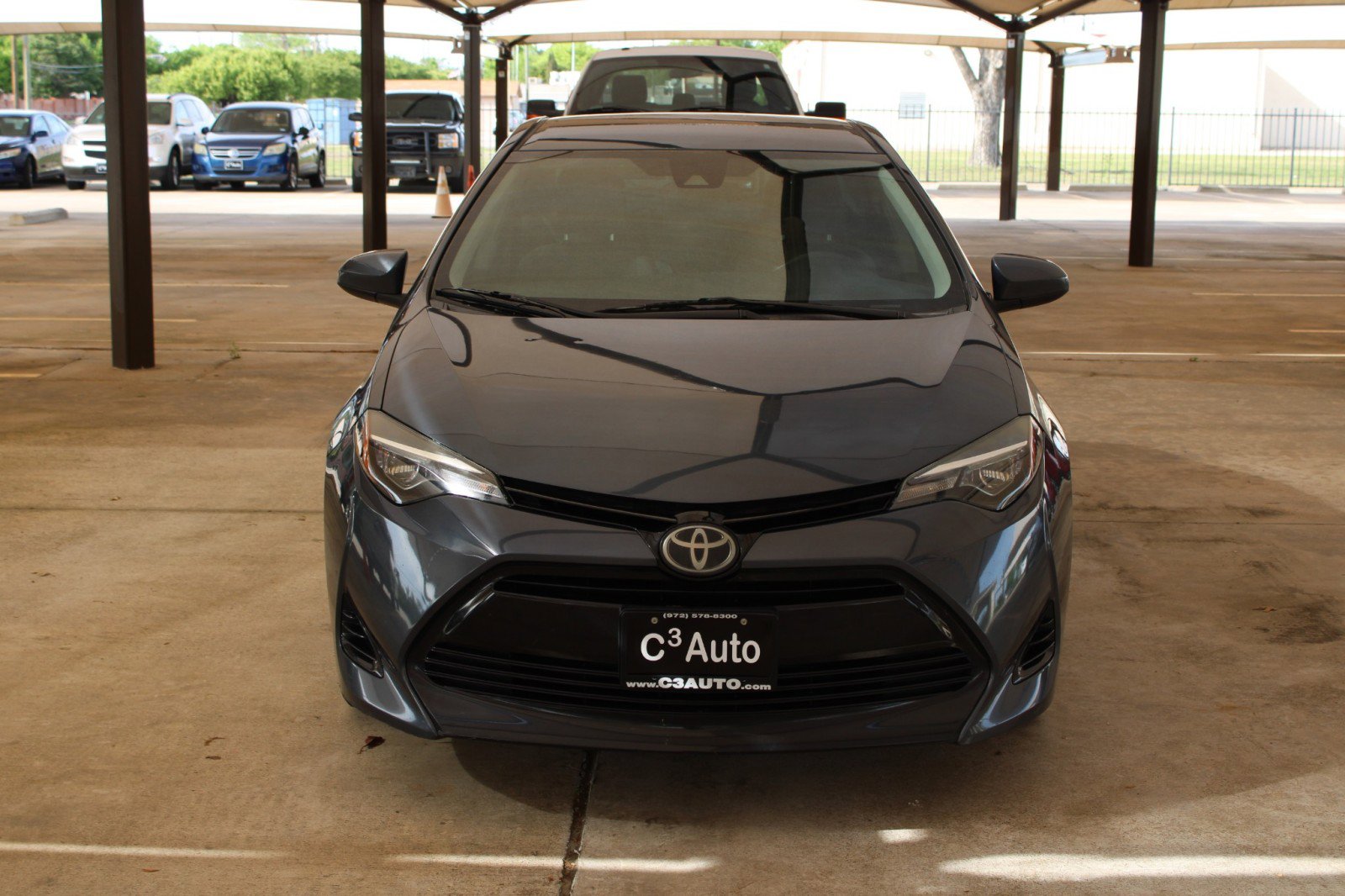 Used 2018 Toyota Corolla LE image 2