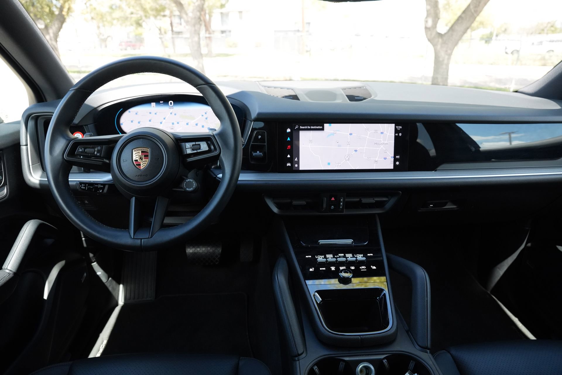 Used 2025 Porsche Cayenne image 9