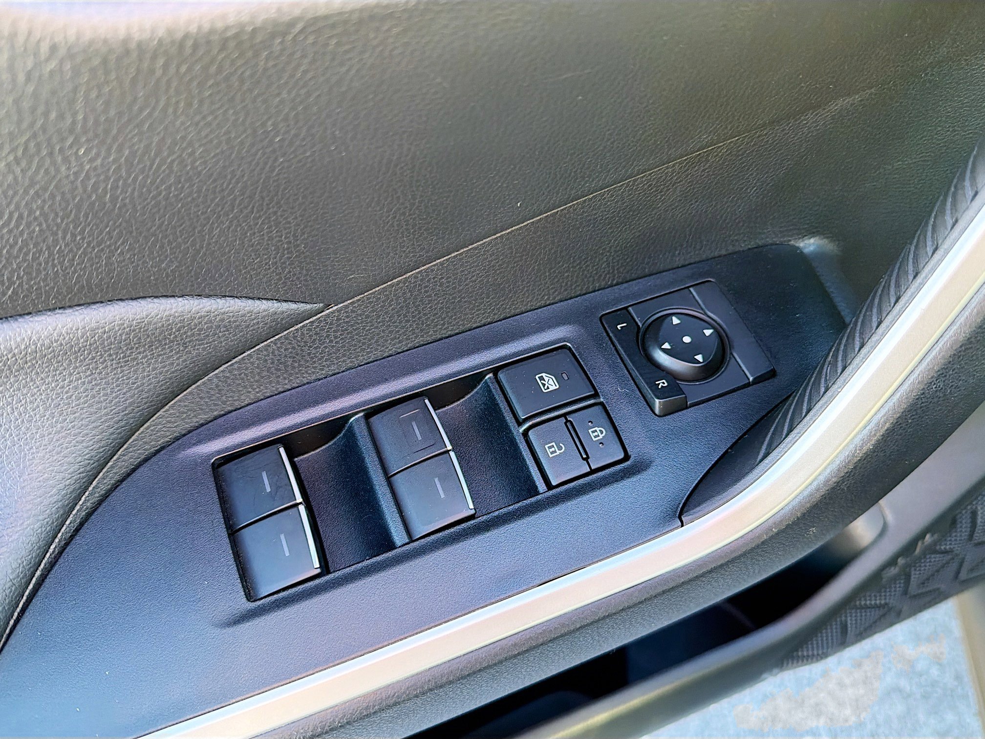 Certified 2025 Toyota RAV4 XLE image 7