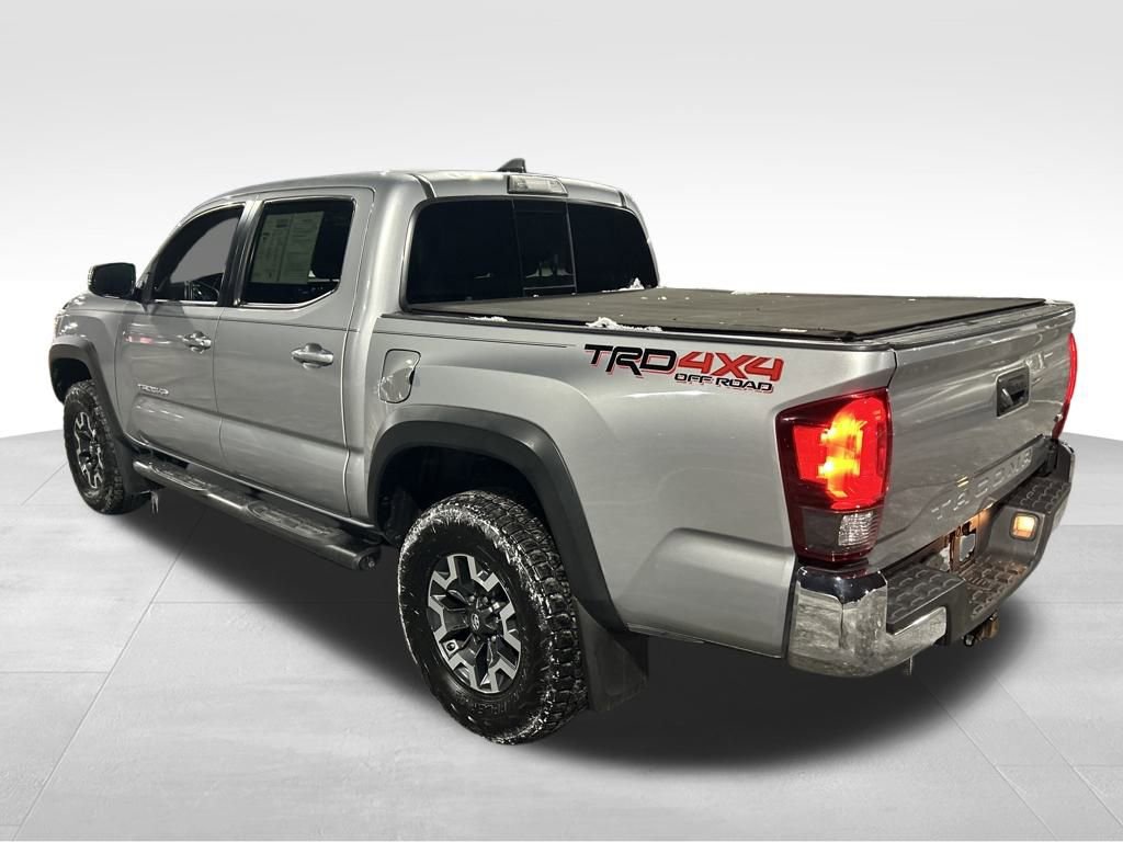 Used 2018 Toyota Tacoma TRD Off-Road image 3