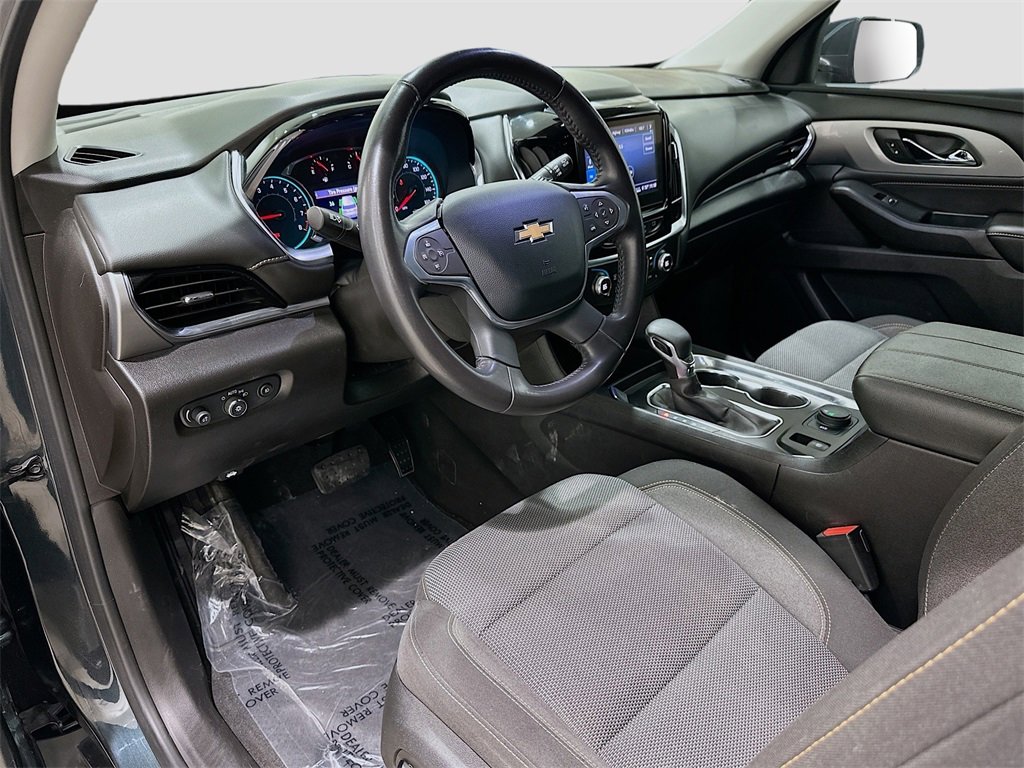 Used 2021 Chevrolet Traverse LT image 9