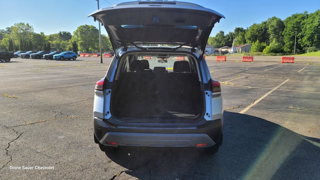Used 2021 Nissan Rogue SV FWD image 11