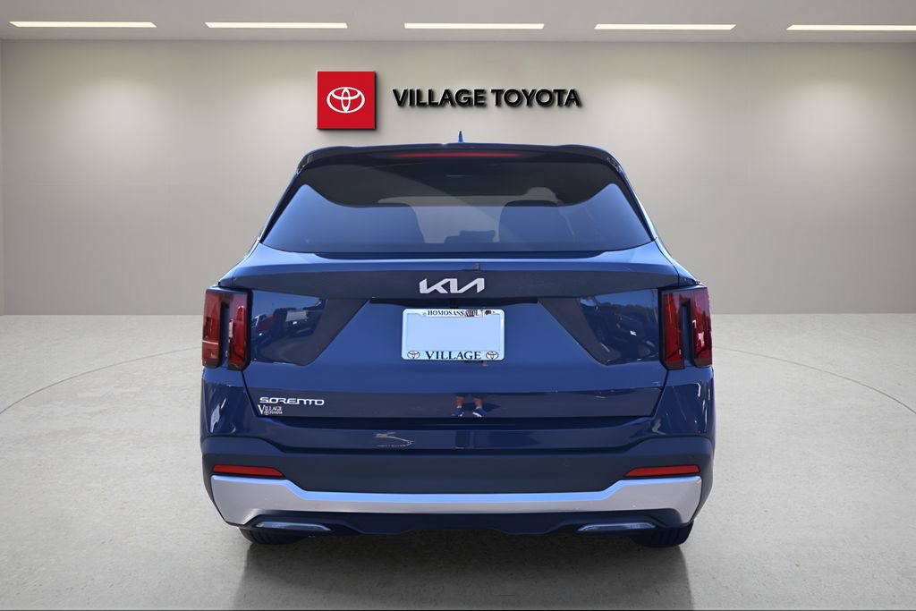 Used 2026 Kia Sorento S FWD image 4