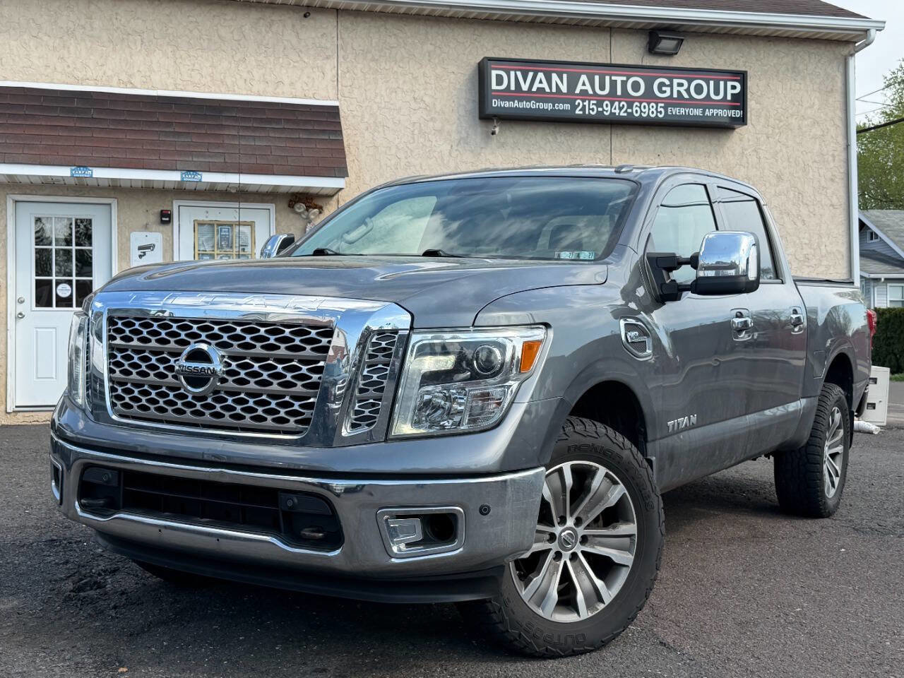 Used 2017 Nissan Titan SL w/ SL Towing Convenience Package AWD/4WD image 1