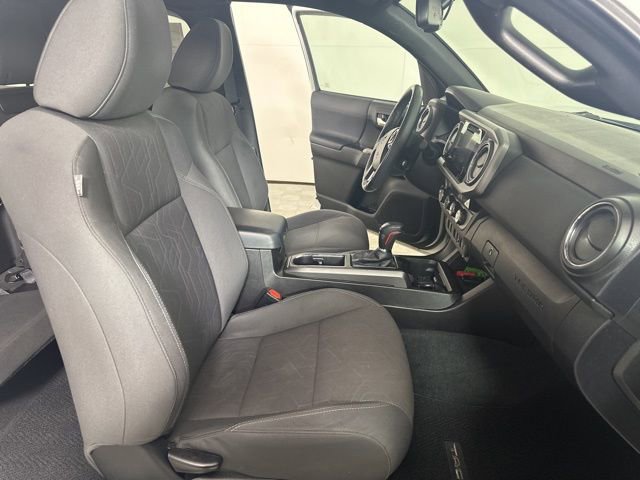 Used 2016 Toyota Tacoma TRD Sport image 19