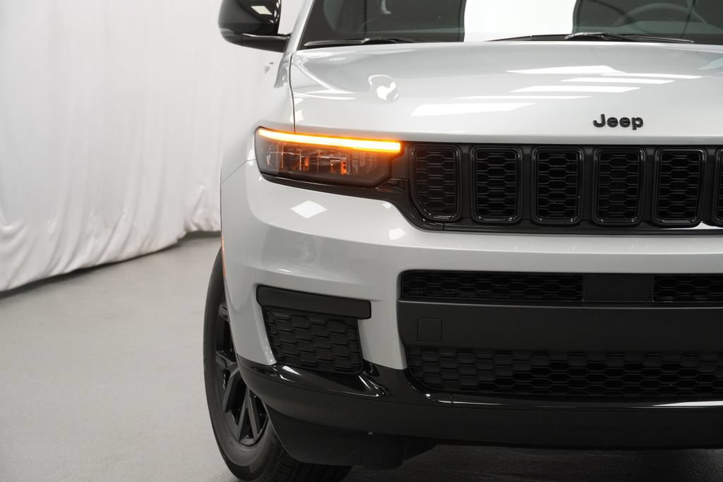 Certified 2024 Jeep Grand Cherokee L Altitude AWD/4WD image 6
