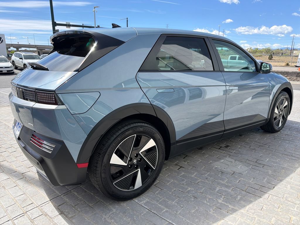Used 2025 Hyundai Ioniq 5 SE image 5