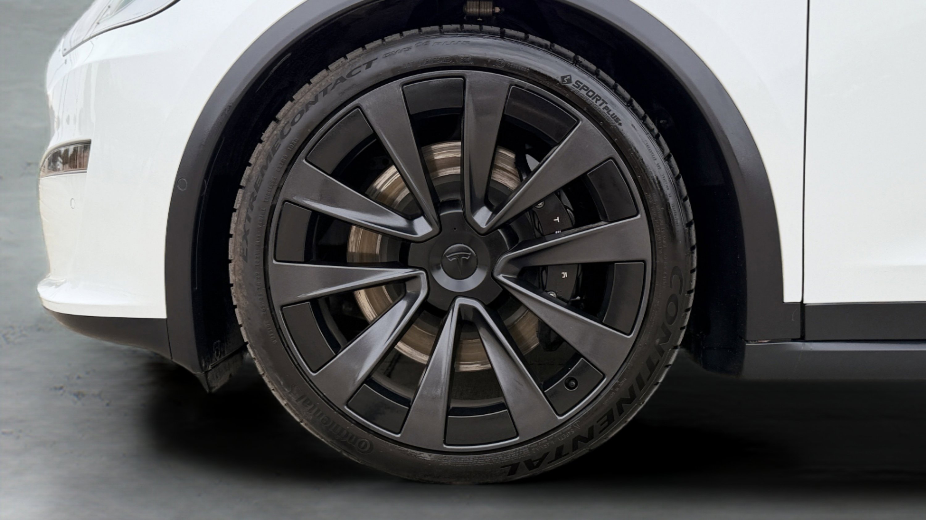 Used 2023 Tesla Model X image 17