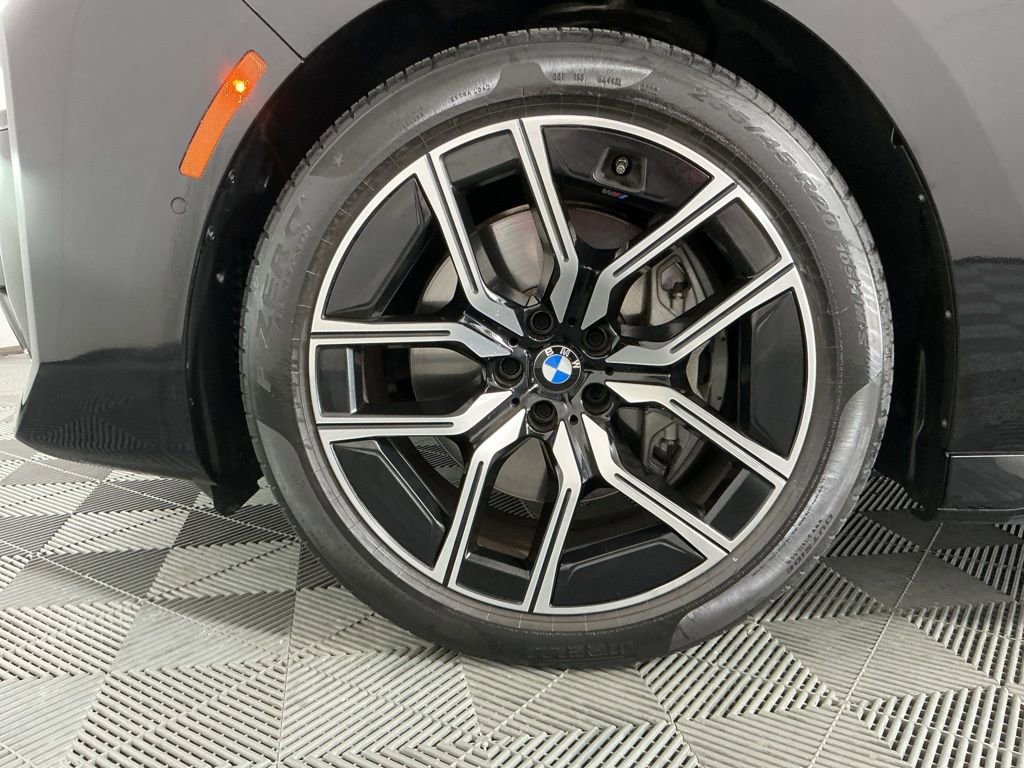 Certified 2023 BMW 740i image 33