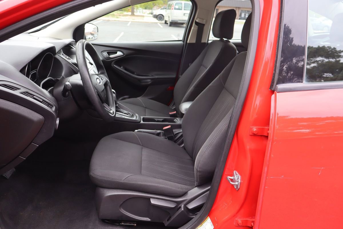 Used 2016 Ford Focus SE FWD image 19