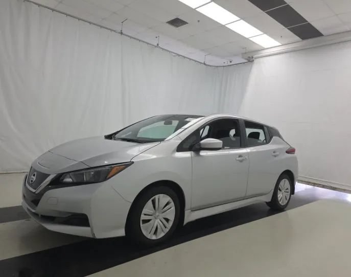 Used 2022 Nissan Leaf S FWD image 2